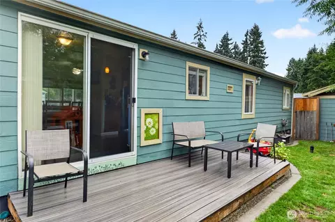 Exterior - 18303 85th Avenue Ct E, Puyallup, WA 98375 photo 7 of 9