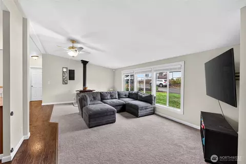 Living - 18303 85th Avenue Ct E, Puyallup, WA 98375 photo 2 of 3