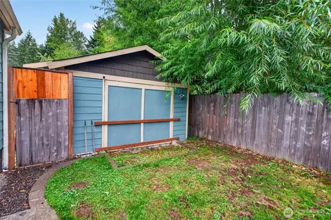 Exterior - 18303 85th Avenue Ct E, Puyallup, WA 98375 photo 8 of 9