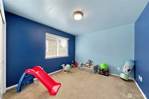 Bedroom - 7402 Olympic Dr, Everett, WA 98203 photo 3 of 3