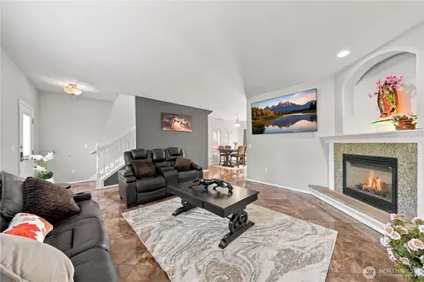 Living - 7402 Olympic Dr, Everett, WA 98203 photo 2 of 2