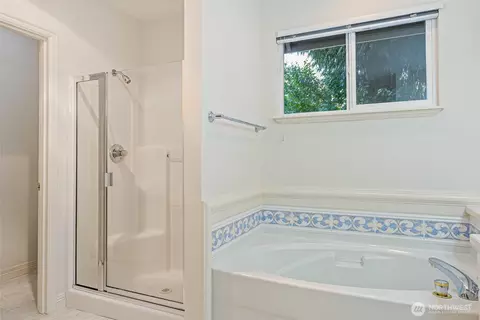 Bath - 1728 164th St SE, Mill Creek, WA 98012 photo 3 of 5