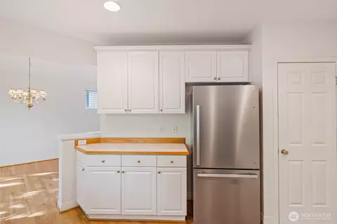 Kitchen - 1728 164th St SE, Mill Creek, WA 98012 photo 4 of 4