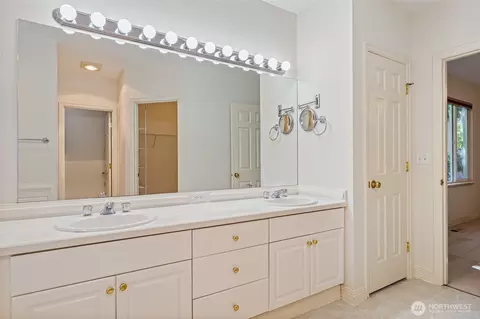 Bath - 1728 164th St SE, Mill Creek, WA 98012 photo 4 of 5