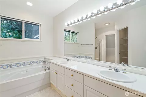 Bath - 1728 164th St SE, Mill Creek, WA 98012 photo 2 of 5
