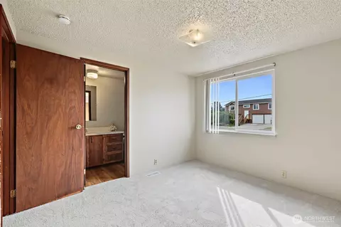 Bedroom - 116 3rd Ave NW, Pacific, WA 98047 photo 5 of 5