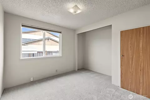 Bedroom - 116 3rd Ave NW, Pacific, WA 98047 photo 2 of 5