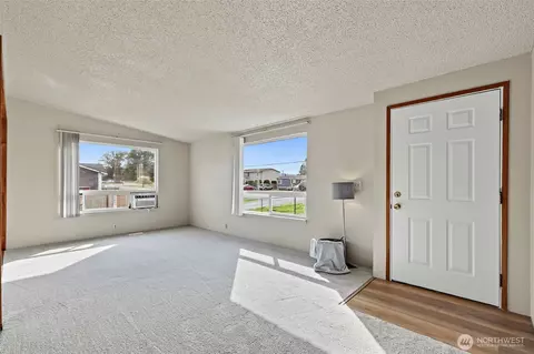 Living - 116 3rd Ave NW, Pacific, WA 98047 photo 3 of 4