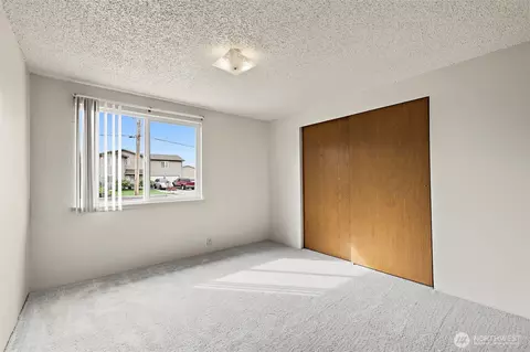 Bedroom - 116 3rd Ave NW, Pacific, WA 98047 photo 4 of 5