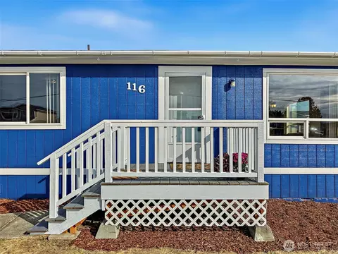 Exterior - 116 3rd Ave NW, Pacific, WA 98047 photo 2 of 5