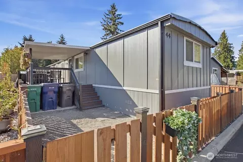 401 37th St SE #44, Auburn, WA 98002