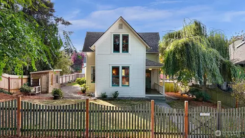 1421 Iron St, Bellingham, WA 98225