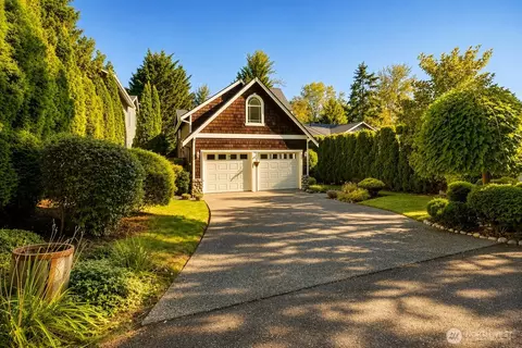 11612 NE 107th Ln, Kirkland, WA 98033