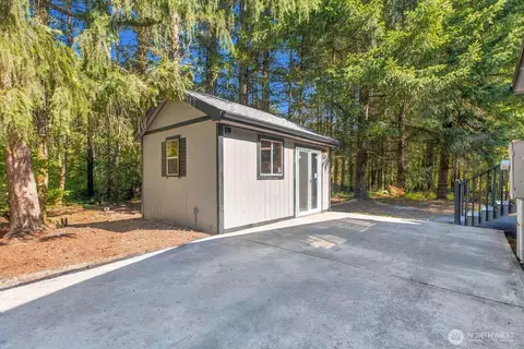 Exterior - 104 Roppert Rd, Winlock, WA 98596 photo 5 of 8