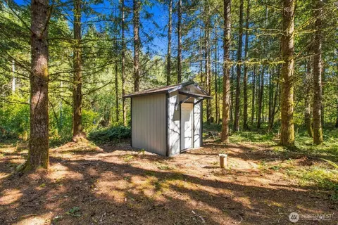 Exterior - 104 Roppert Rd, Winlock, WA 98596 photo 7 of 8