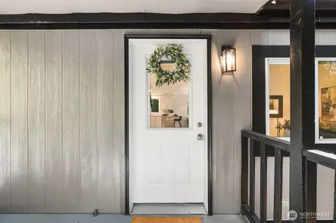 Entry Way - 104 Roppert Rd, Winlock, WA 98596 photo 1 of 2