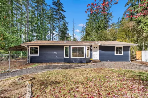 1920 E Trails End Dr, Belfair, WA 98528