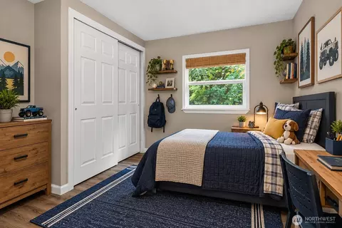 Bedroom - 13001 E Loop View Dr, Granite Falls, WA 98252 photo 2 of 4