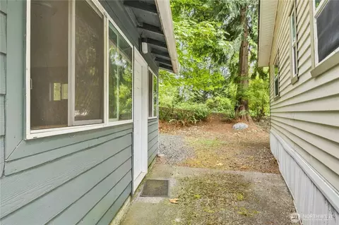 Exterior - 13001 E Loop View Dr, Granite Falls, WA 98252 photo 8 of 12