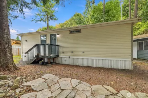 Exterior - 13001 E Loop View Dr, Granite Falls, WA 98252 photo 4 of 12