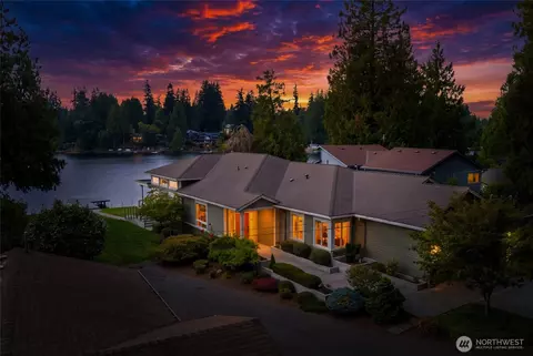 15922 E Shore Dr, Lynnwood, WA 98087