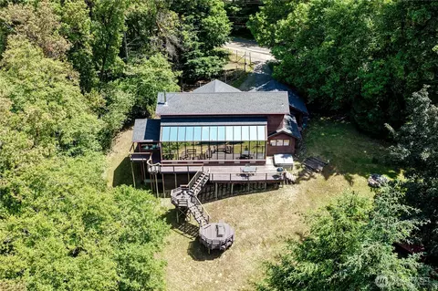 29601 131 Ave SW, Vashon, WA 98070