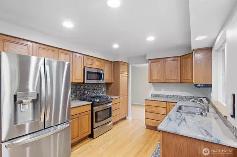 Kitchen - 2608 184th Pl SE, Bothell, WA 98012 photo 2 of 2