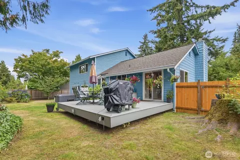 Exterior - 2608 184th Pl SE, Bothell, WA 98012 photo 5 of 8