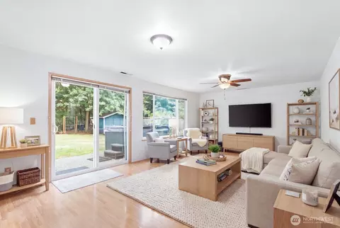 Living - 2608 184th Pl SE, Bothell, WA 98012 photo 2 of 6