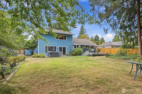 Exterior - 2608 184th Pl SE, Bothell, WA 98012 photo 6 of 8