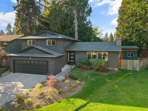 14415 105th Ave NE, Kirkland, WA 98034