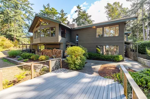 1654 Wind Dancer Pl, Coupeville, WA 98239