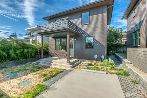 Exterior - 429 Pine St #C, Eastsound, WA 98245 photo 2 of 6