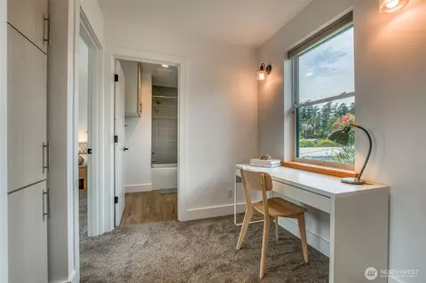 Entry Way - 429 Pine St #C, Eastsound, WA 98245 photo 2 of 2