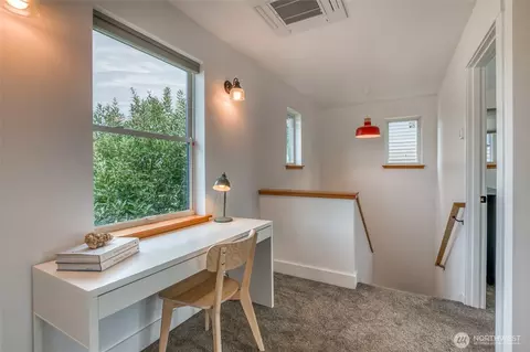 Entry Way - 429 Pine St #C, Eastsound, WA 98245 photo 1 of 2