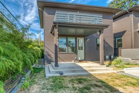 Exterior - 429 Pine St #C, Eastsound, WA 98245 photo 6 of 6