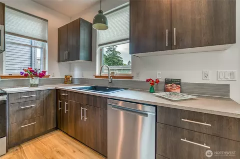 Kitchen - 429 Pine St #C, Eastsound, WA 98245 photo 3 of 3