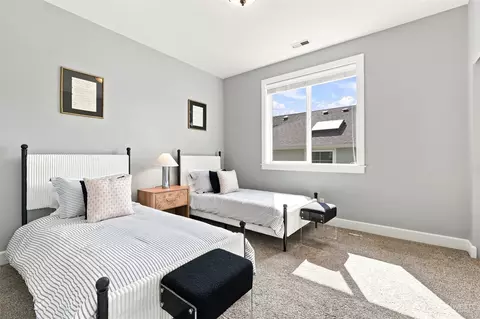 Bedroom - 10036 NE 151st Dr, Bothell, WA 98011 photo 3 of 5
