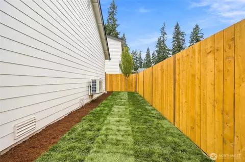 Exterior - 5513 Fleming St #C, Everett, WA 98203 photo 3 of 4
