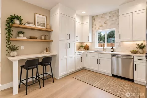 Kitchen - 5513 Fleming St #C, Everett, WA 98203 photo 2 of 4