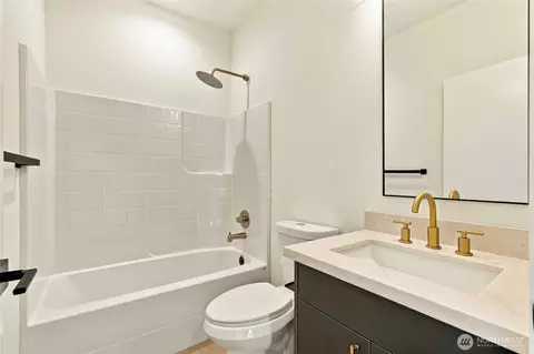 Bath - 5513 Fleming St #C, Everett, WA 98203 photo 3 of 4