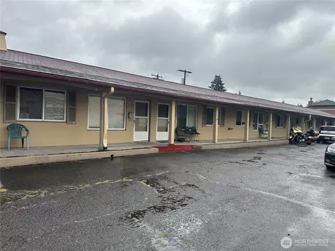 311 2nd St NE, Puyallup, WA 98372