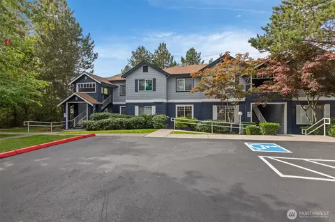 10825 SE 200th St #B102, Kent, WA 98031