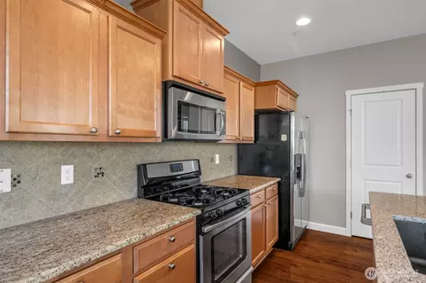 Kitchen - 10625 Ross Rd #3, Bothell, WA 98011 photo 4 of 5