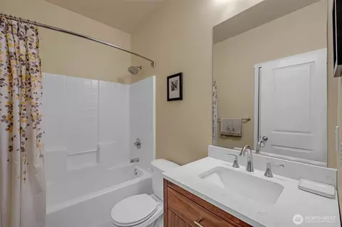 Bath - 10625 Ross Rd #3, Bothell, WA 98011 photo 5 of 5