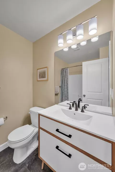 Bath - 10625 Ross Rd #3, Bothell, WA 98011 photo 4 of 5