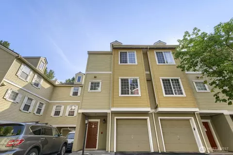1800 NE 40th St #F3, Renton, WA 98056