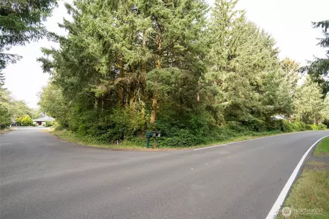 753 Duck Lake Dr SE, Ocean Shores, WA 98569