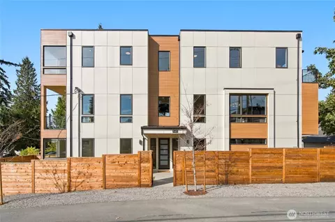 542 N 104th St, Seattle, WA 98133