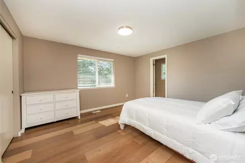 Bedroom - 160 Lorraine Dr, Sequim, WA 98382 photo 2 of 3